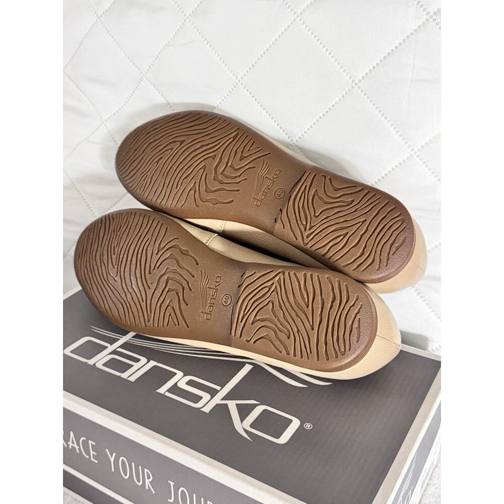 Dansko Womens Sand Lorri Tumbled Leather Loafers Size 36 US 5.5 New With Box - Picture 4 of 6